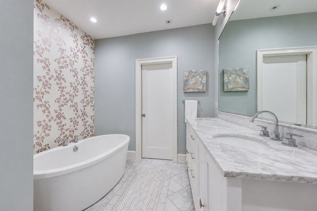 84 Westbourne Terrace 84, Brookline, MA 02446