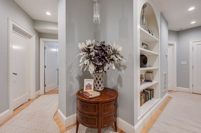 84 Westbourne Terrace 84, Brookline, MA 02446