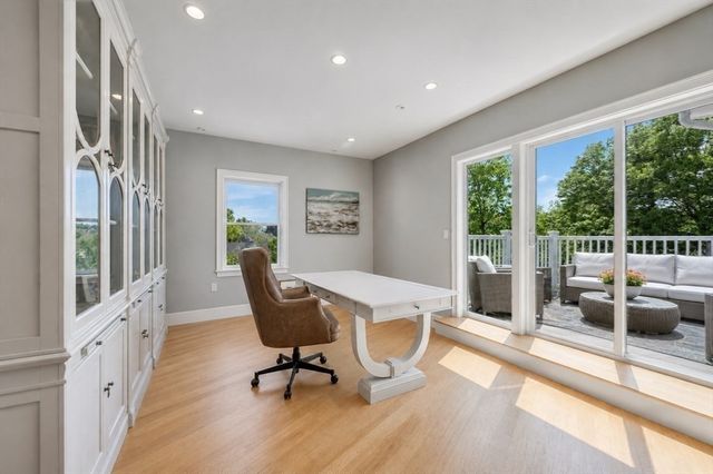 84 Westbourne Terrace 84, Brookline, MA 02446