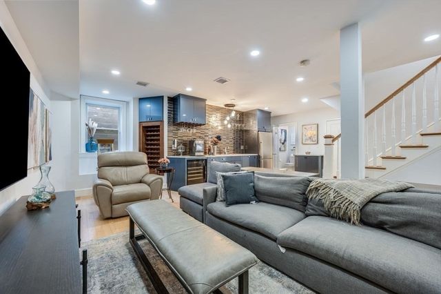 84 Westbourne Terrace 84, Brookline, MA 02446