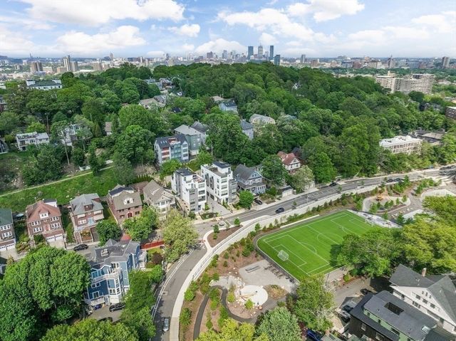 84 Westbourne Terrace 84, Brookline, MA 02446