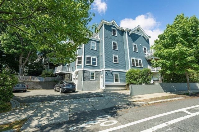 84 Westbourne Terrace 84, Brookline, MA 02446