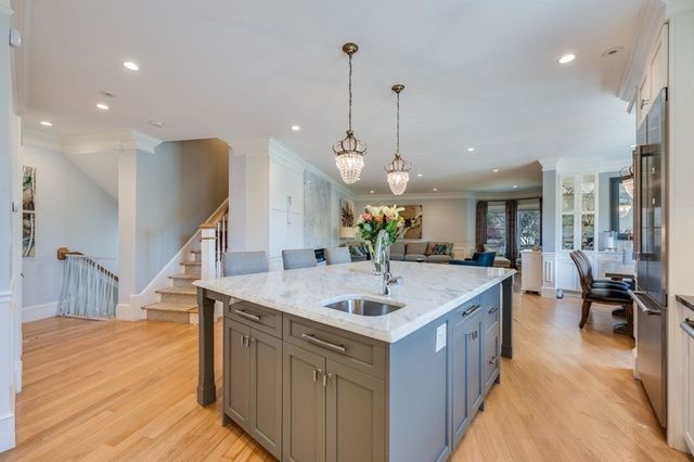 84 Westbourne Terrace 84, Brookline, MA 02446
