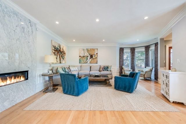 84 Westbourne Terrace 84, Brookline, MA 02446