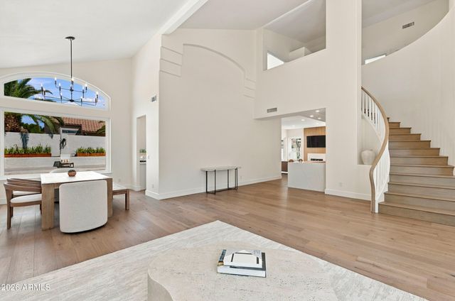 5542 E ANDERSON Drive, Scottsdale, AZ 85254