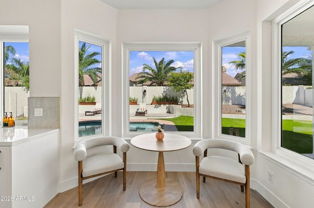 5542 E ANDERSON Drive, Scottsdale, AZ 85254