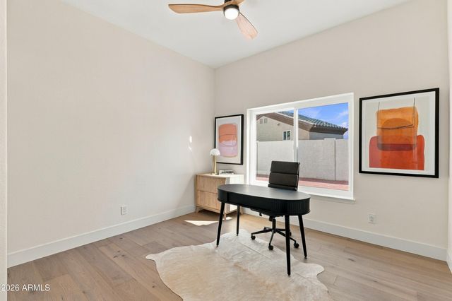 5542 E ANDERSON Drive, Scottsdale, AZ 85254
