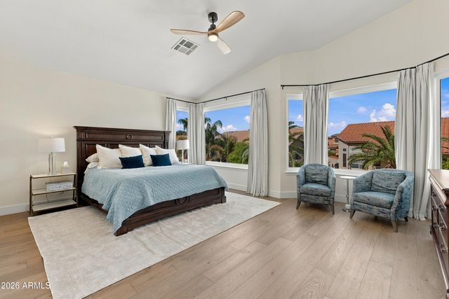 5542 E ANDERSON Drive, Scottsdale, AZ 85254