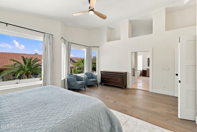 5542 E ANDERSON Drive, Scottsdale, AZ 85254