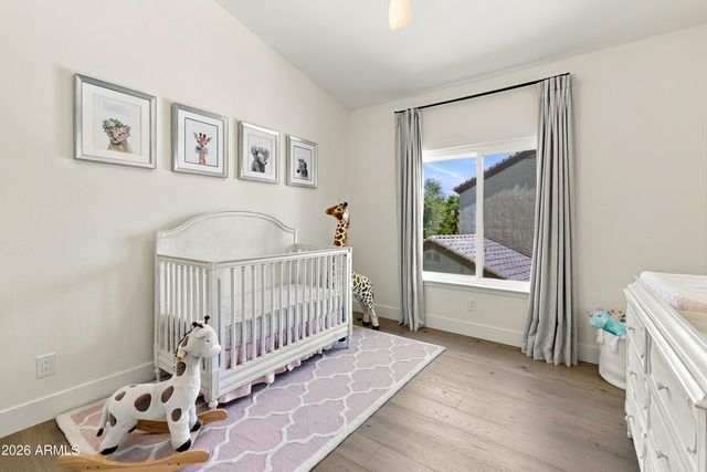5542 E ANDERSON Drive, Scottsdale, AZ 85254