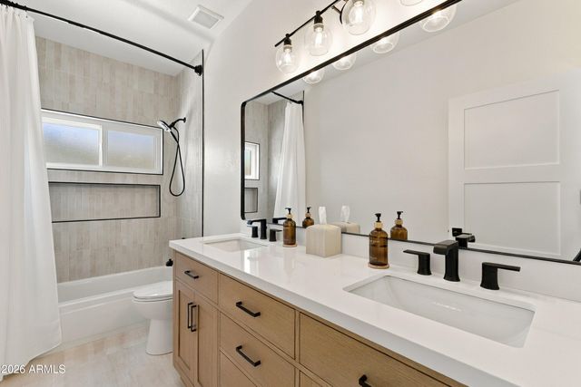 5542 E ANDERSON Drive, Scottsdale, AZ 85254