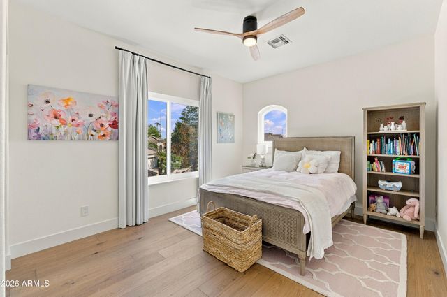 5542 E ANDERSON Drive, Scottsdale, AZ 85254