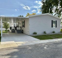 181 Highland Terrace, White Lake, MI 48386