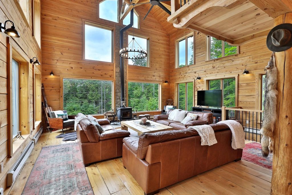 314 Putnam Forest Road, Grafton, VT 05146