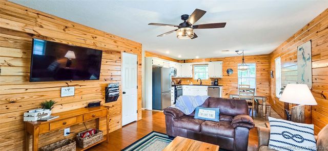 56 Delaware Street, Eufaula, OK 74432