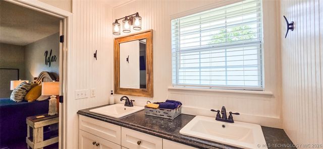 56 Delaware Street, Eufaula, OK 74432