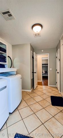 56 Delaware Street, Eufaula, OK 74432