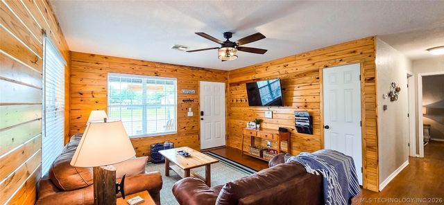 56 Delaware Street, Eufaula, OK 74432