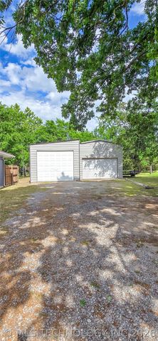 56 Delaware Street, Eufaula, OK 74432