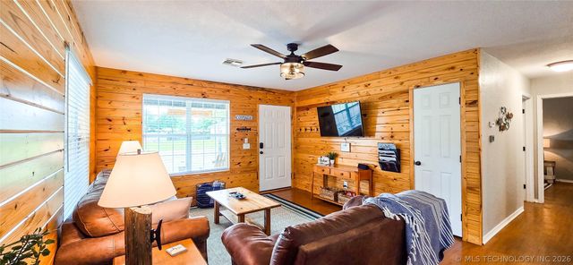 56 Delaware Street, Eufaula, OK 74432