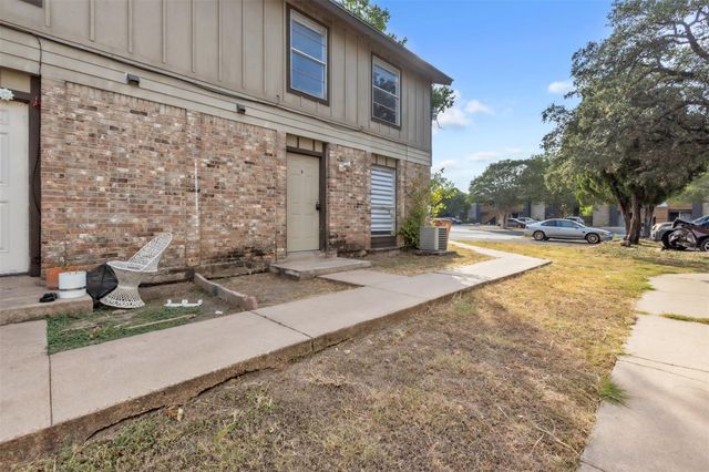 5805 Cougar DR A, Austin, TX 78745
