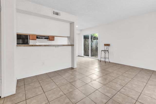 5805 Cougar DR A, Austin, TX 78745