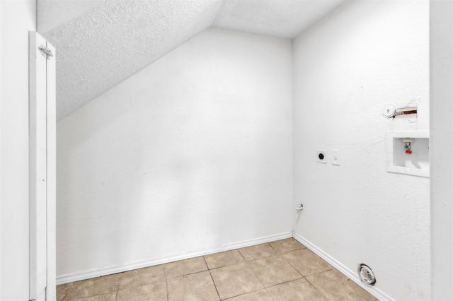 5805 Cougar DR A, Austin, TX 78745