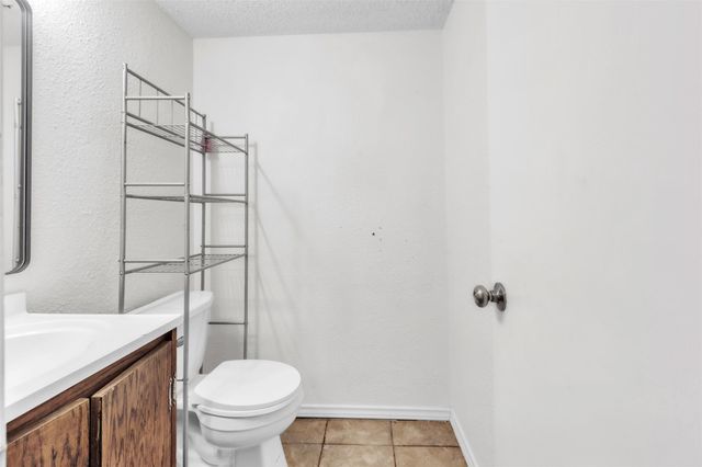 5805 Cougar DR A, Austin, TX 78745