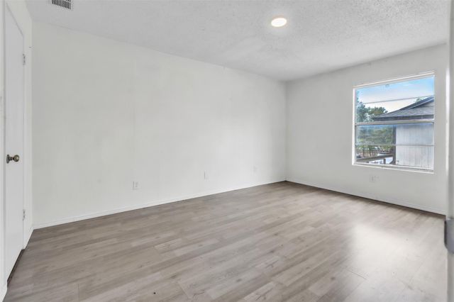 5805 Cougar DR A, Austin, TX 78745