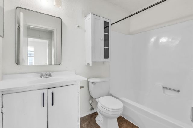 5805 Cougar DR A, Austin, TX 78745