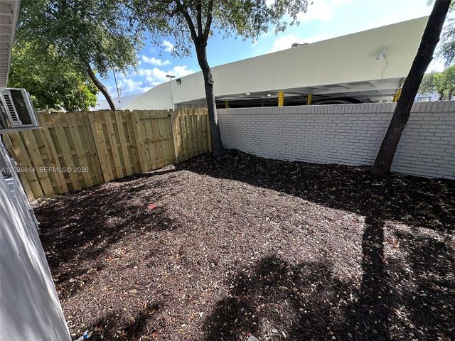 417 SE 14th Court 1, Fort Lauderdale, FL 33316