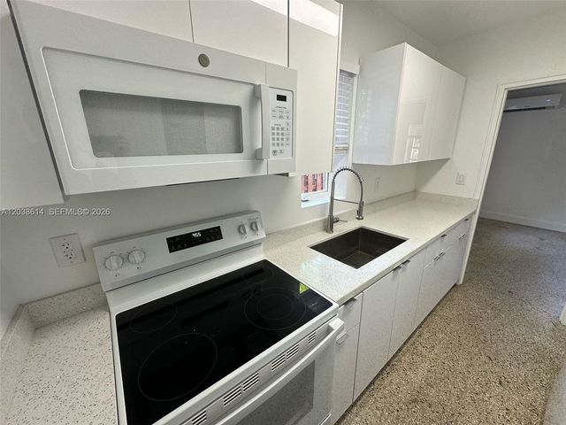 417 SE 14th Court 1, Fort Lauderdale, FL 33316