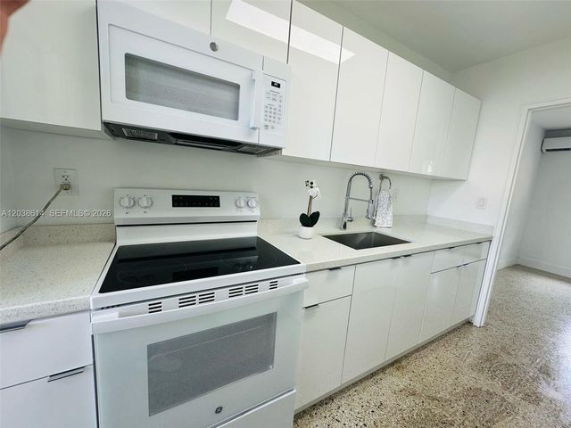 417 SE 14th Court 1, Fort Lauderdale, FL 33316