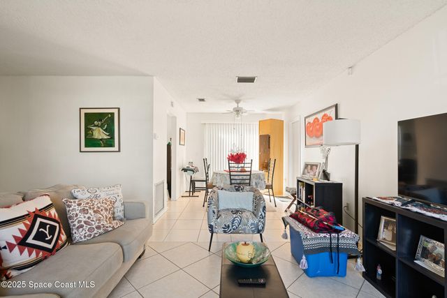 955 Dolphin Avenue, Sebastian, FL 32958