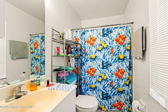 955 Dolphin Avenue, Sebastian, FL 32958