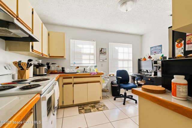 955 Dolphin Avenue, Sebastian, FL 32958