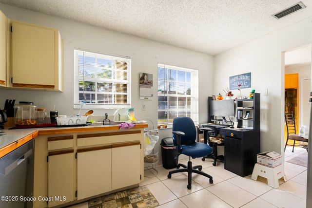 955 Dolphin Avenue, Sebastian, FL 32958
