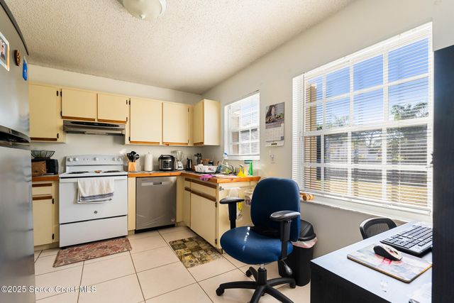 955 Dolphin Avenue, Sebastian, FL 32958