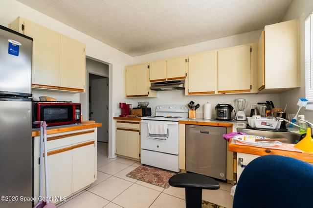 955 Dolphin Avenue, Sebastian, FL 32958