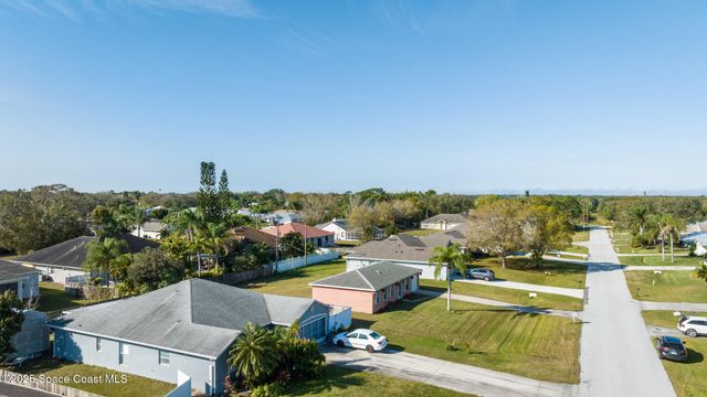 955 Dolphin Avenue, Sebastian, FL 32958