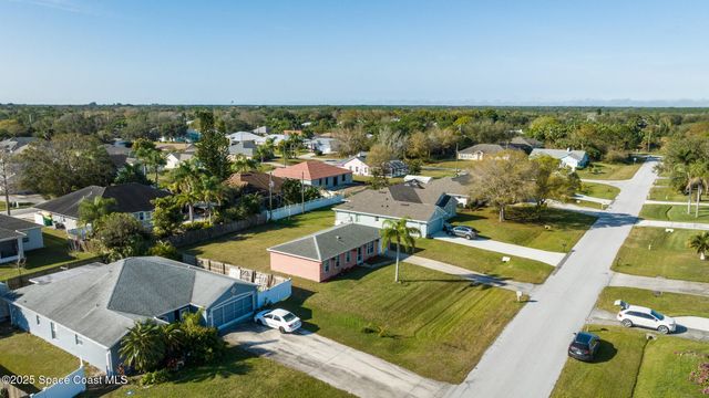 955 Dolphin Avenue, Sebastian, FL 32958