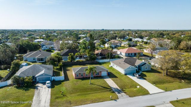 955 Dolphin Avenue, Sebastian, FL 32958