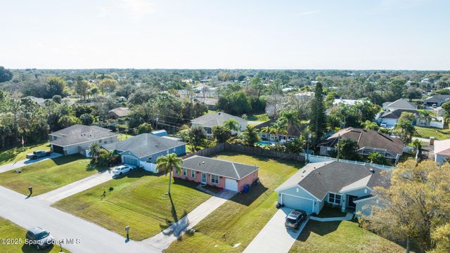 955 Dolphin Avenue, Sebastian, FL 32958