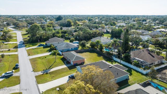 955 Dolphin Avenue, Sebastian, FL 32958