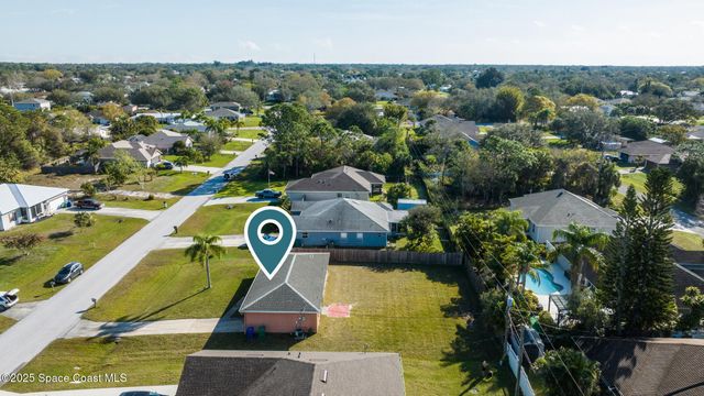 955 Dolphin Avenue, Sebastian, FL 32958