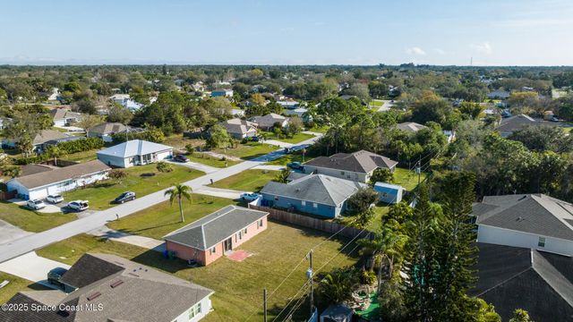 955 Dolphin Avenue, Sebastian, FL 32958
