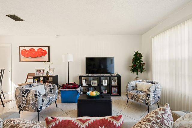 955 Dolphin Avenue, Sebastian, FL 32958