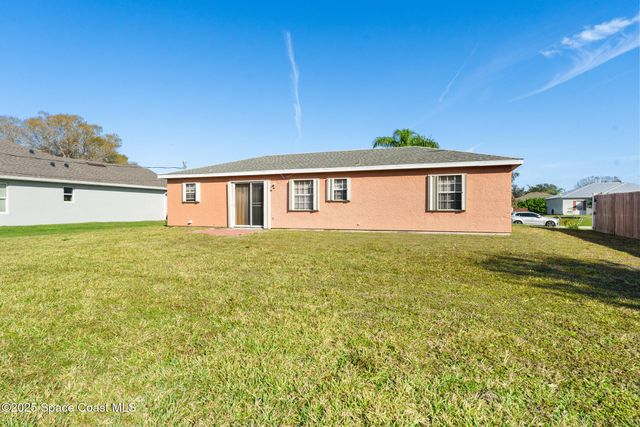 955 Dolphin Avenue, Sebastian, FL 32958