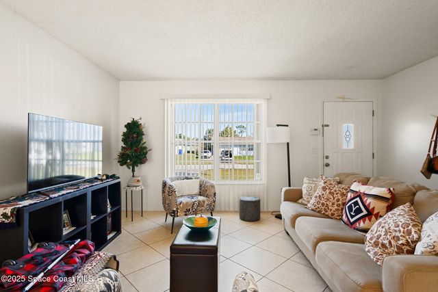 955 Dolphin Avenue, Sebastian, FL 32958
