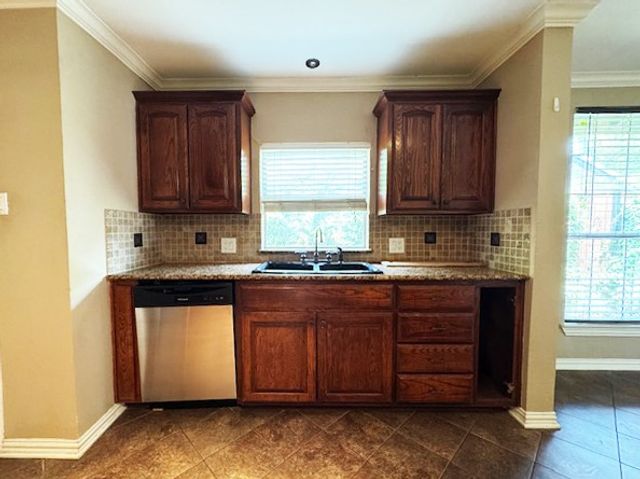 2414 Brandon Street, Dallas, TX 75211